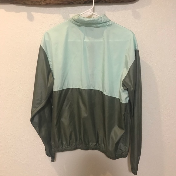 Columbia jacket-lightweight polyester - Picture 2 of 5